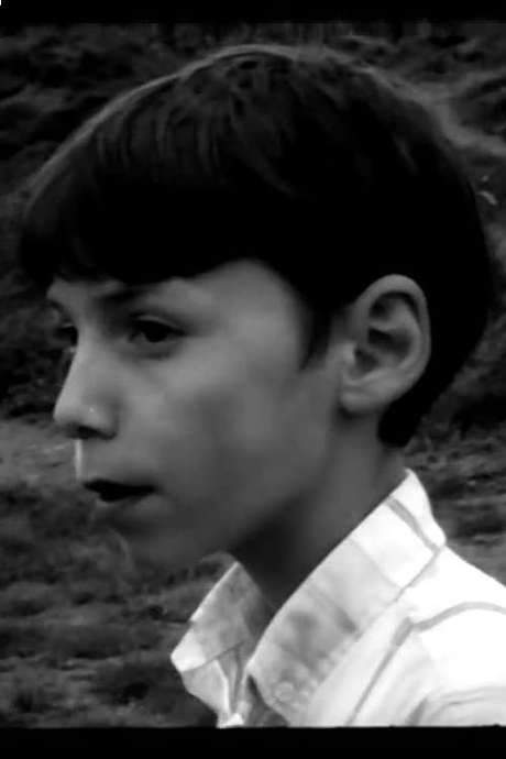    The film subjects the cross-section of the life of a family living on the edge of a city and the curiousity of their little son about it.  